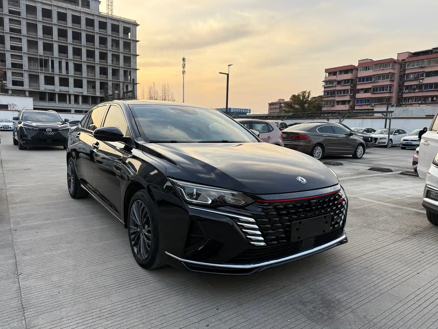 DONGFENG YI HYUN MAX