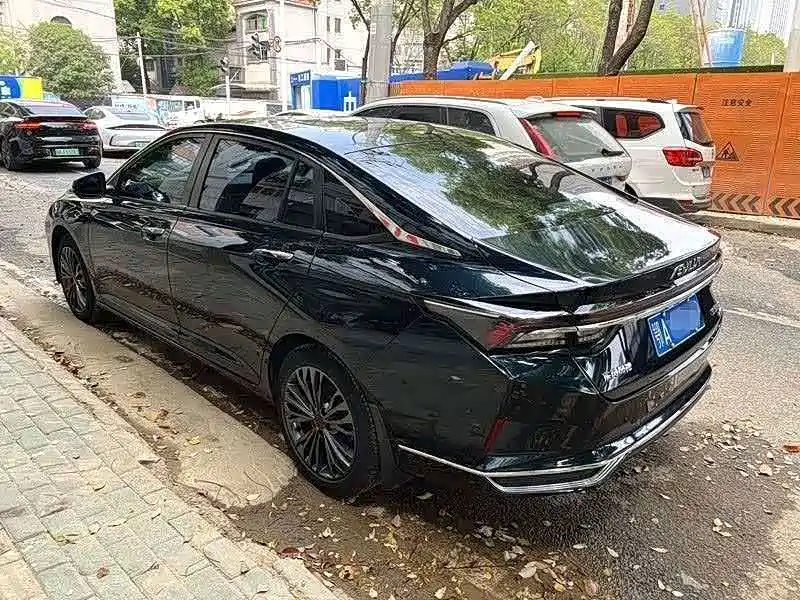 Dongfeng Aeolus Yixuan MAX 2021 2021 1.5T Trendy Dad Edition