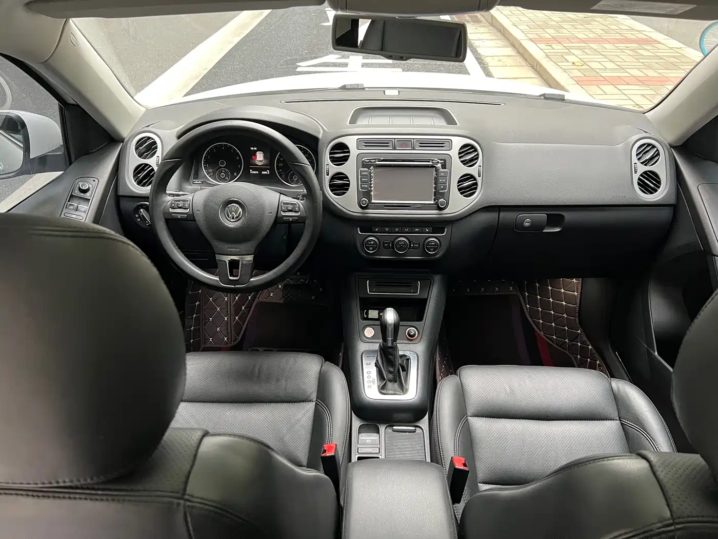 Volkswagen Tiguan 2015 1.8TSI Automatic 4WD Highline фото 12