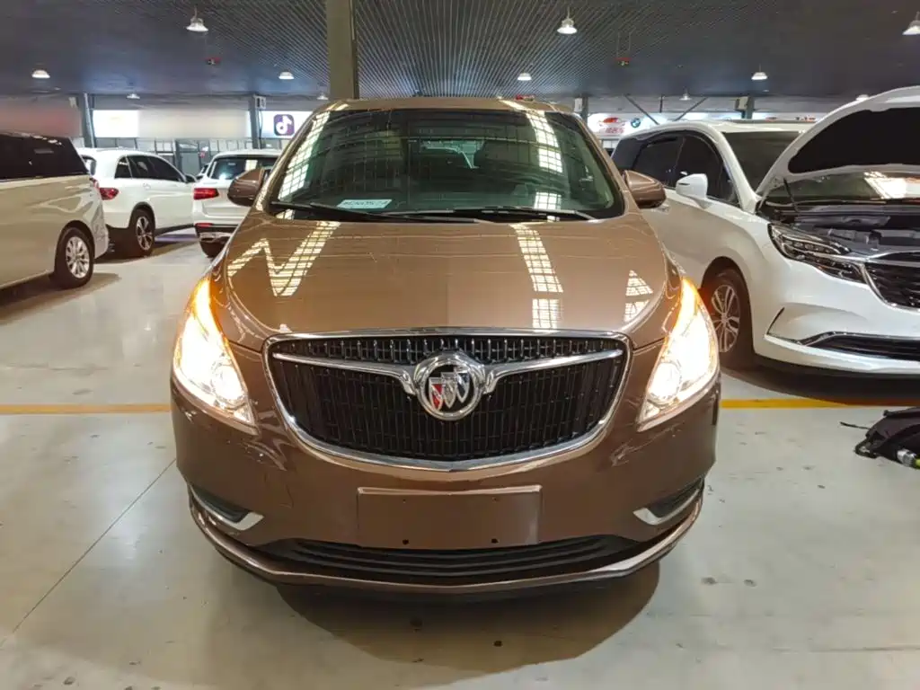 Фото 3 - Buick GL8