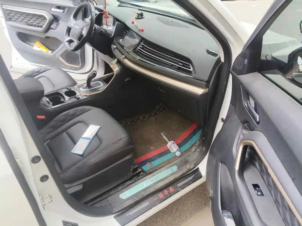 Photo 12 - Haval H6