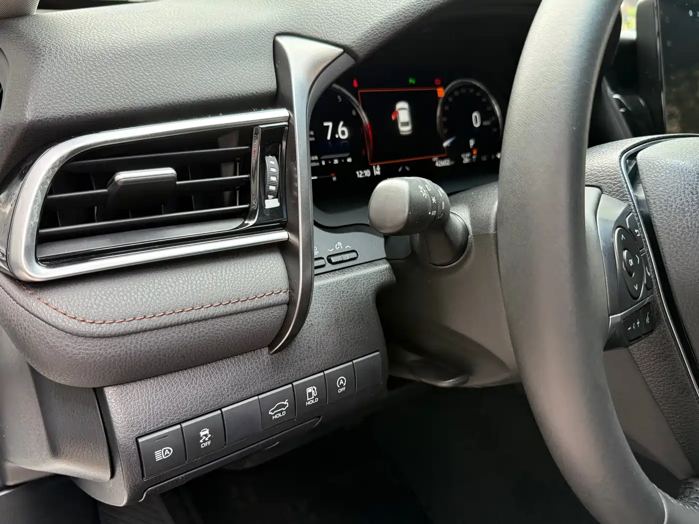 Toyota Camry 2021 2.5G Luxury Edition фото 12