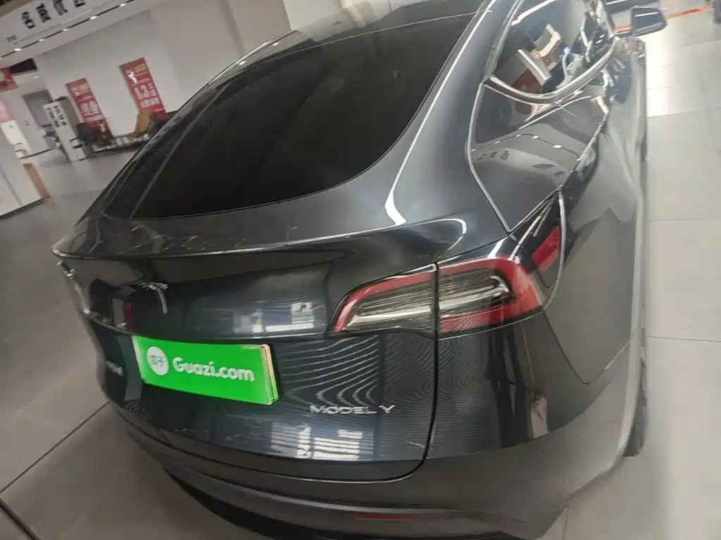 Фото 6 - Tesla Model Y