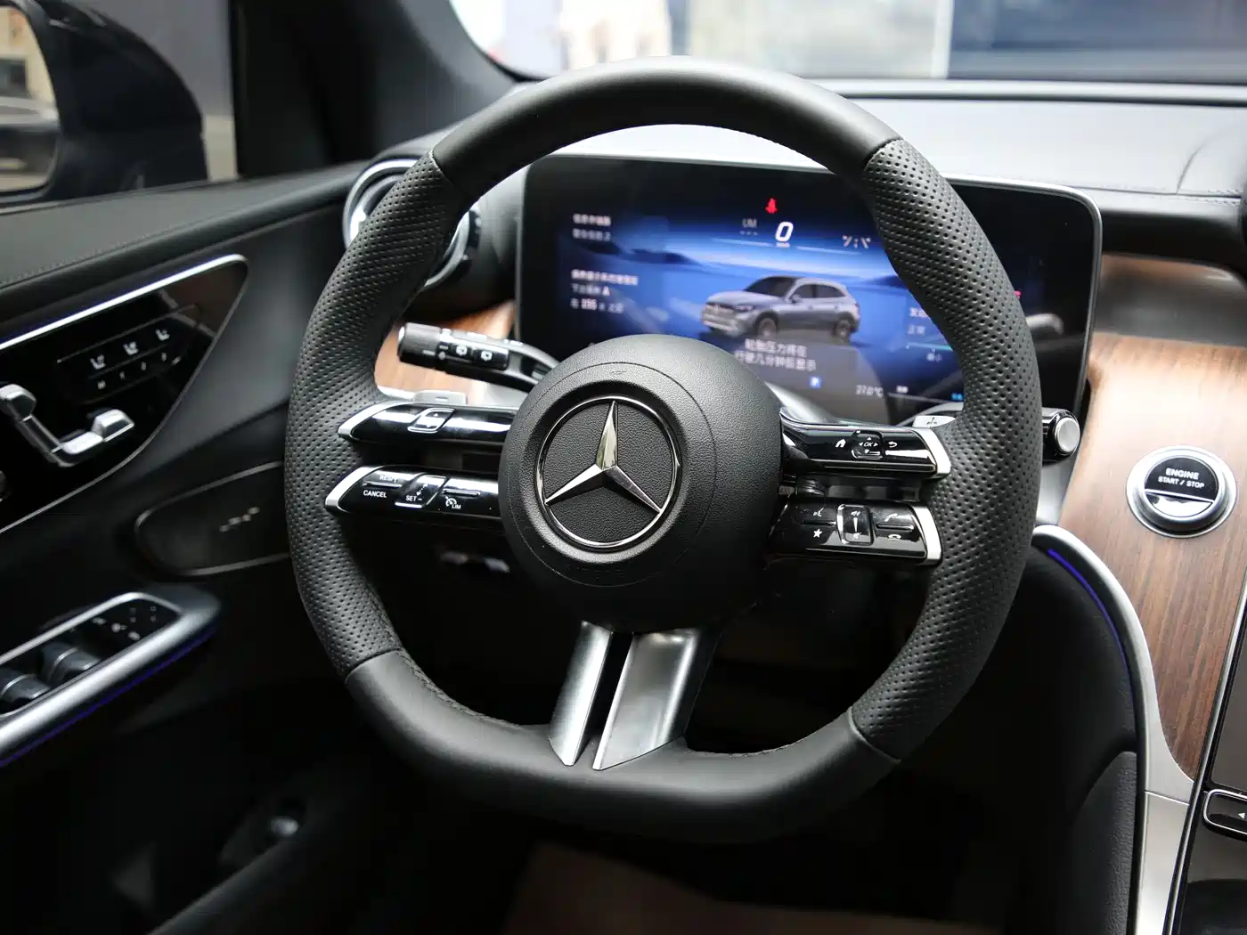 Mercedes-Benz GLC 2024 GLC 300 L 4MATIC Dynamic 5-seater фото 10