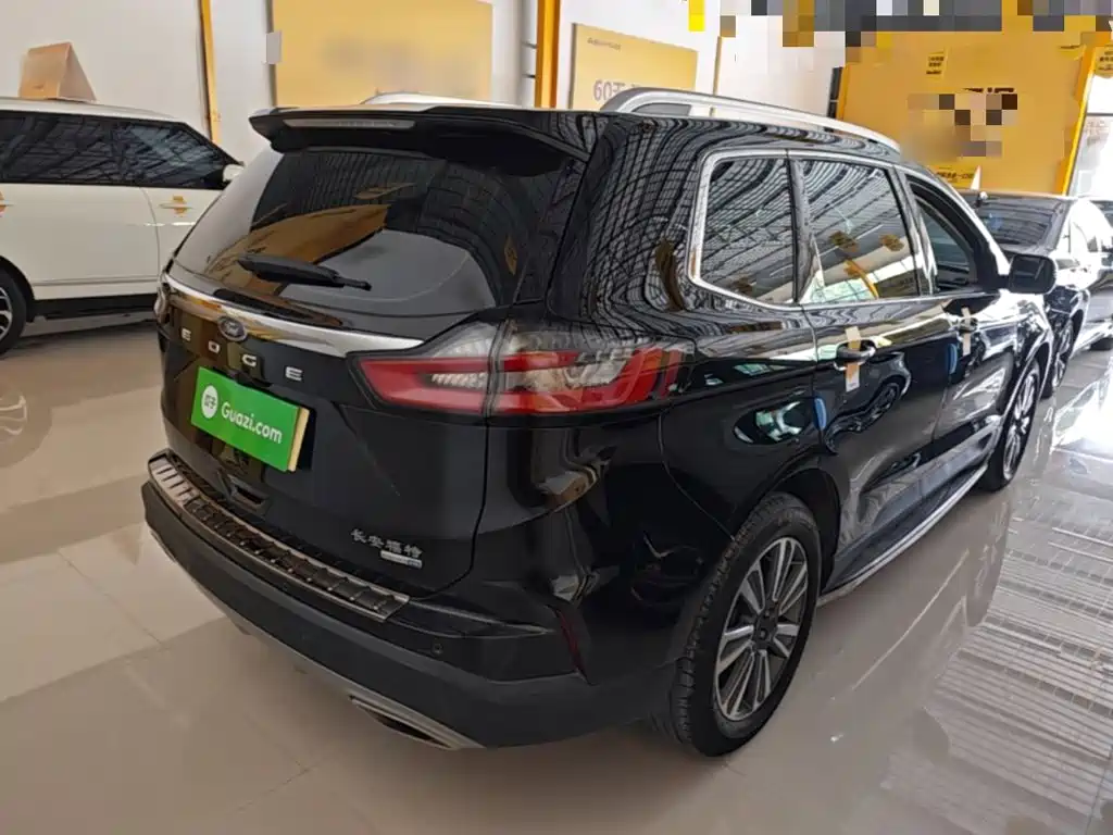Ford Edge 2022 2021 PLUS EcoBoost 245 FWD Platinum Sharp 5-seater