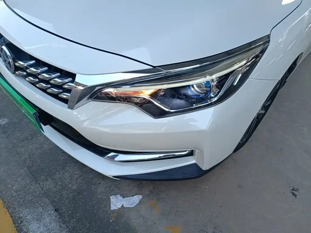 Venucia D60 2019 2019 1.6L XL CVT Smart Connect Elite Edition