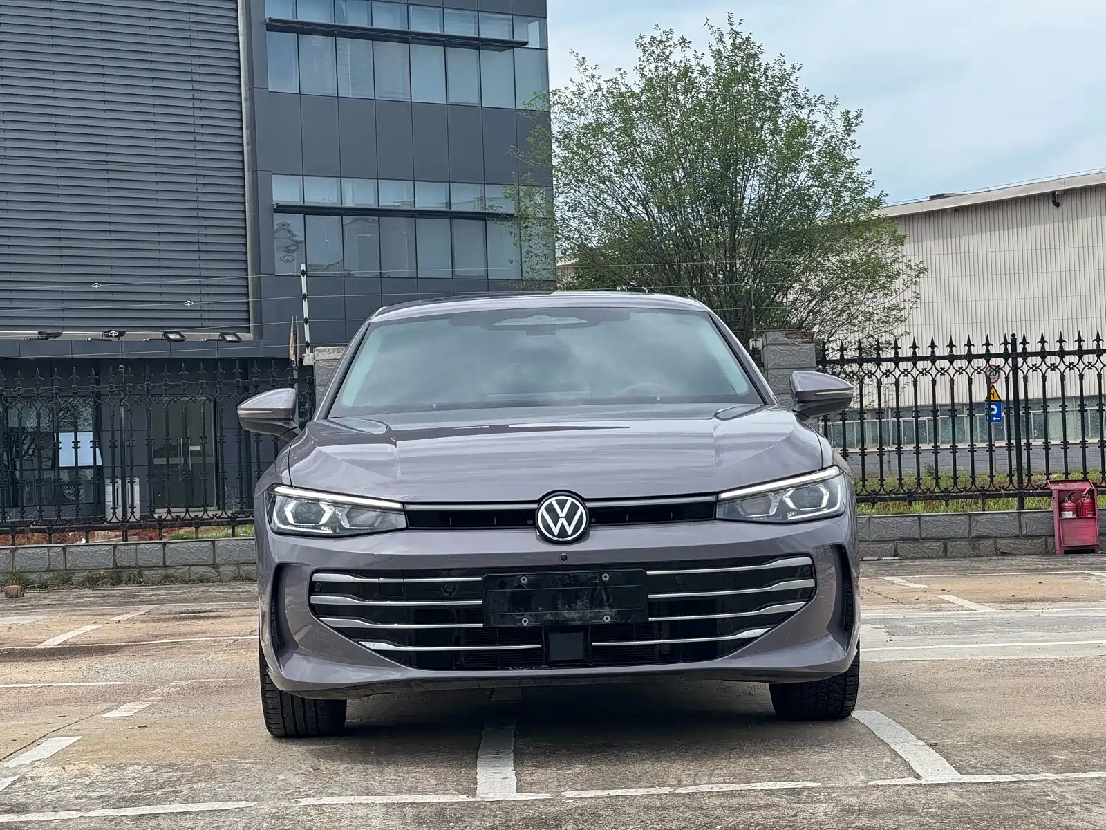 Фото 2 - Volkswagen Passat