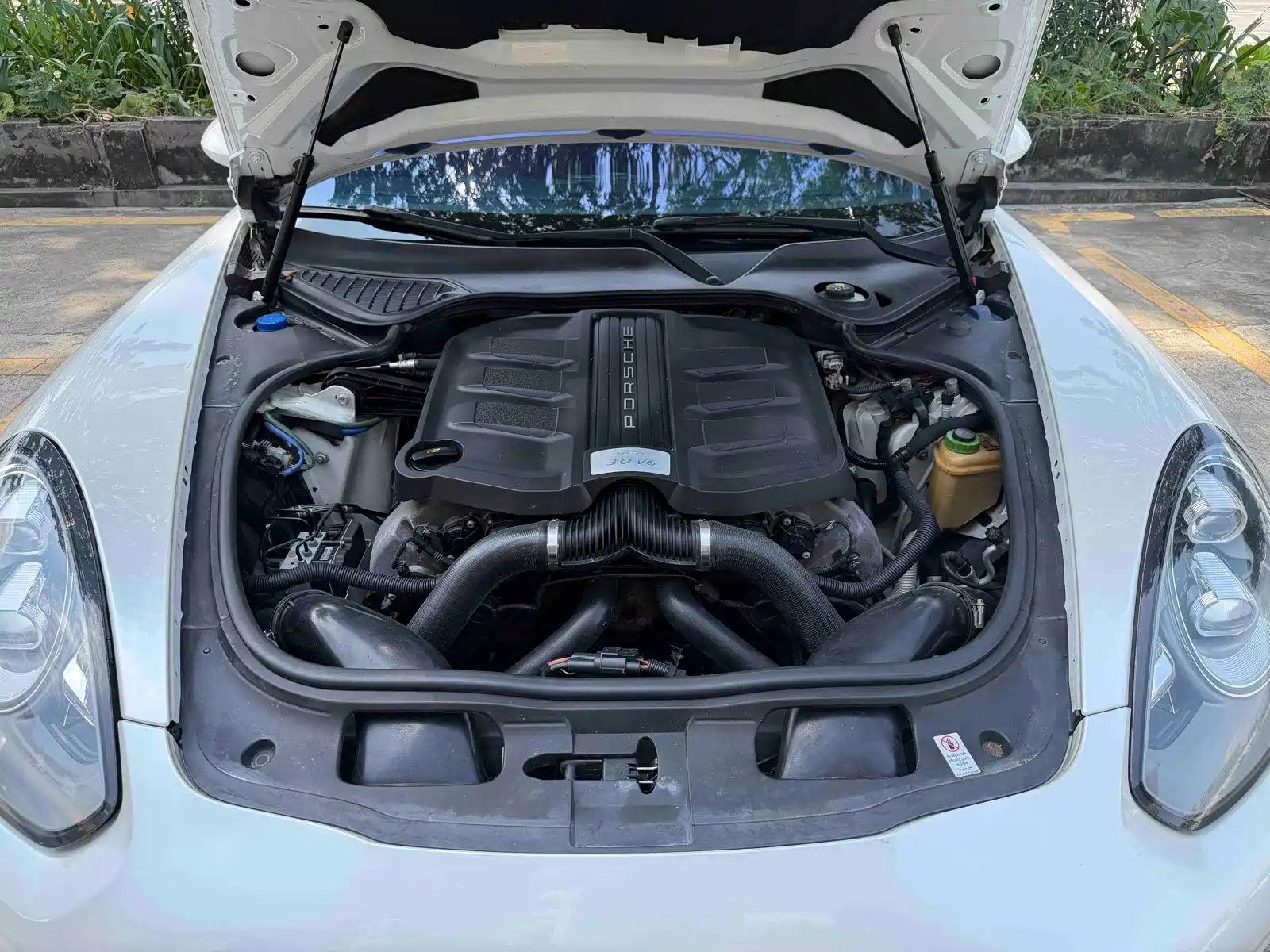 Photo 13 - Porsche Panamera