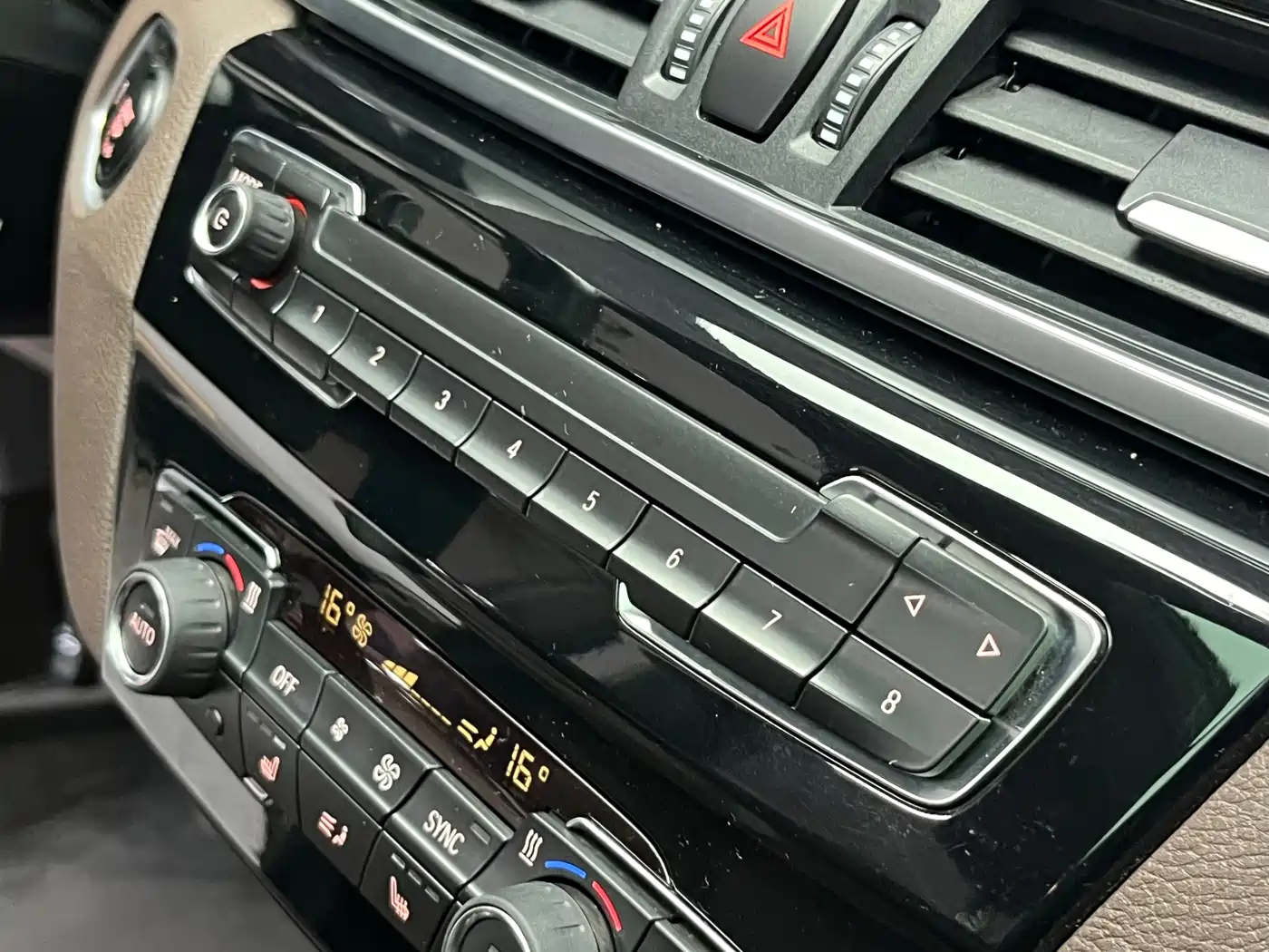 BMW X1 2018 sDrive18Li Premium Model фото 22