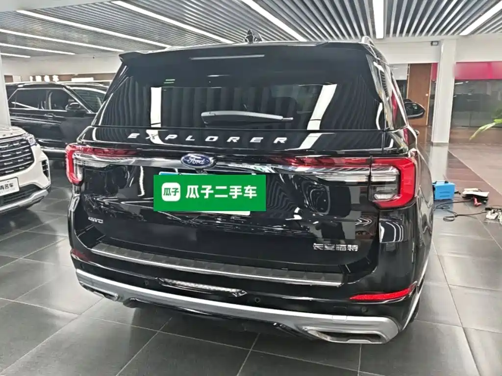 Ford Explorer 2025 2024 2.3T EcoBoost AWD Titanium Edition 7-Seater