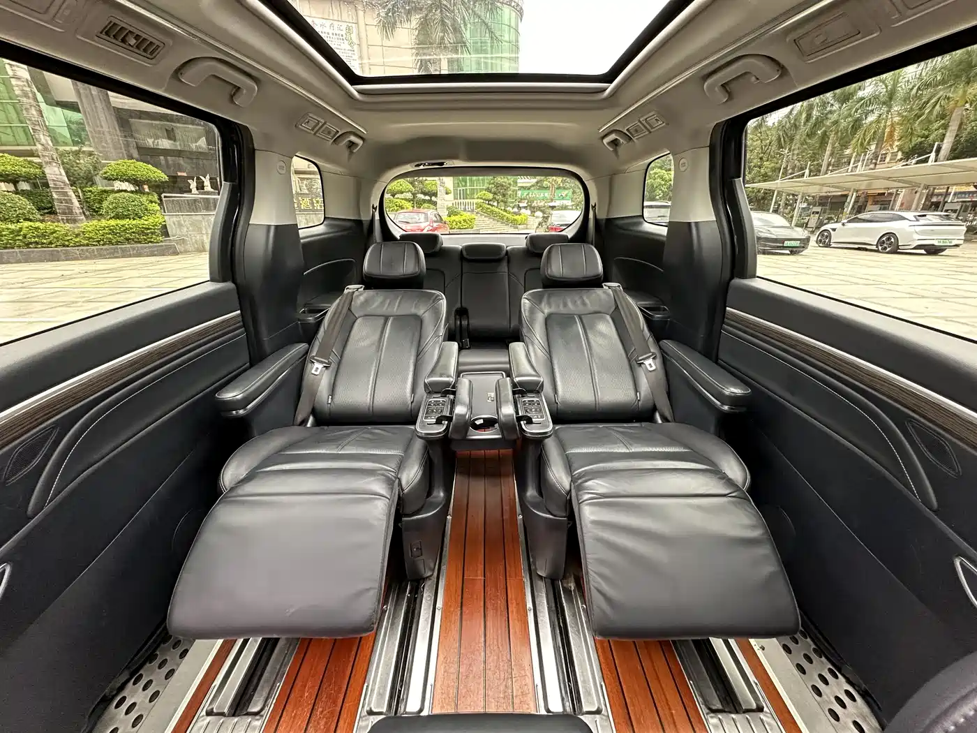 GAC Trumpchi Trumpchi M8 2021 Leading Show Series 390T Ultimate Edition фото 16
