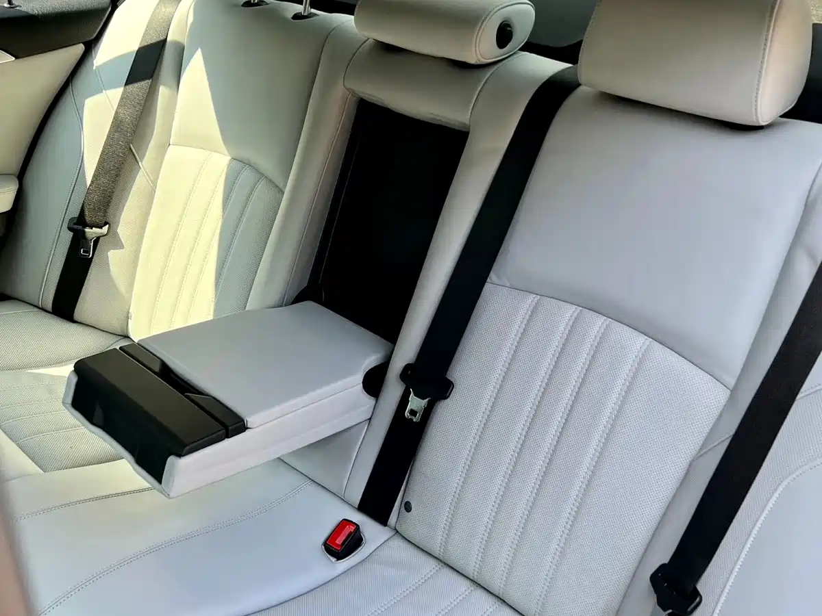 BMW M5 2012 M5 фото 10
