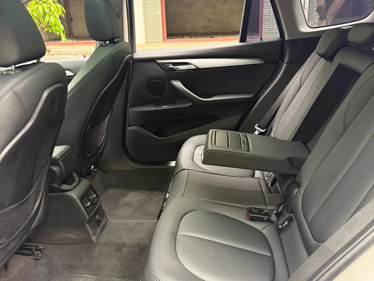 BMW X1 2016 sDrive18Li Premium Model фото 12