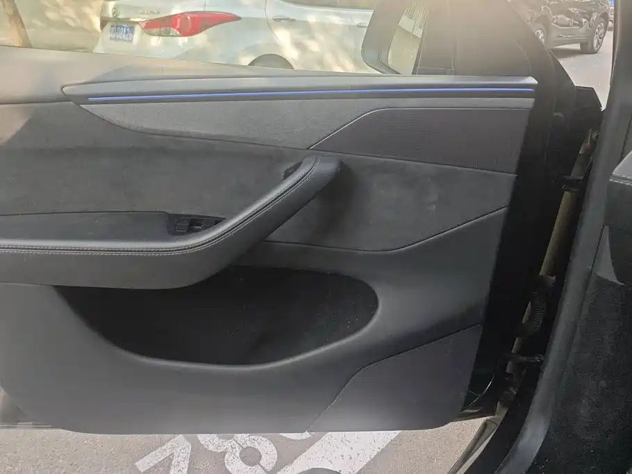 Tesla Model Y L 2025 2025 Facelift Long Range AWD