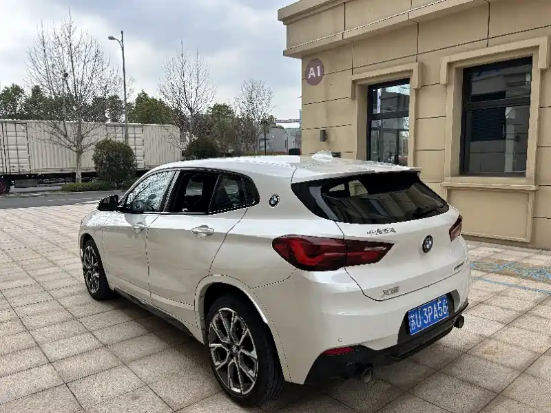 BMW X2