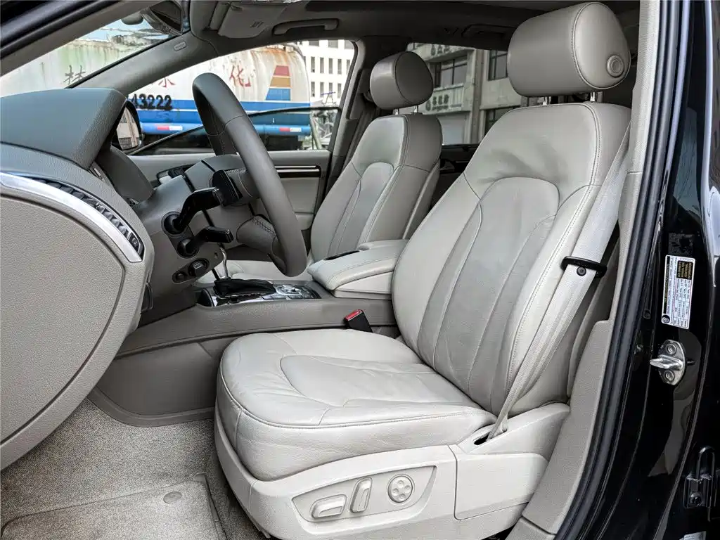 Audi Q7 2009 2010 4.2 FSI quattro Luxury Model