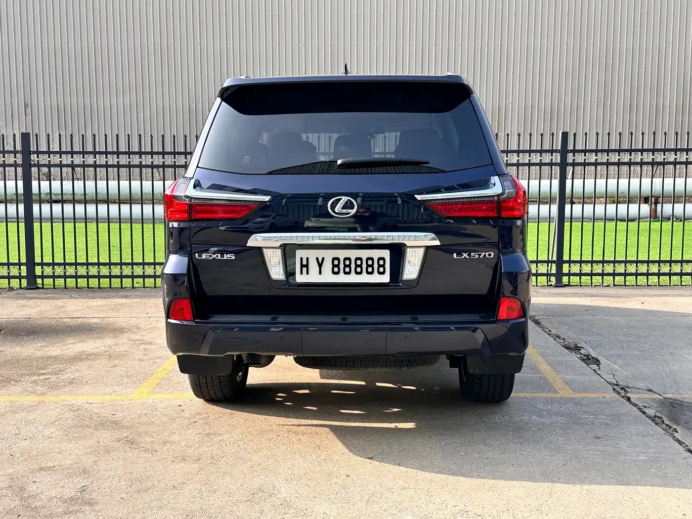 Lexus LX 2016 570 Luxury Premium Edition фото 6