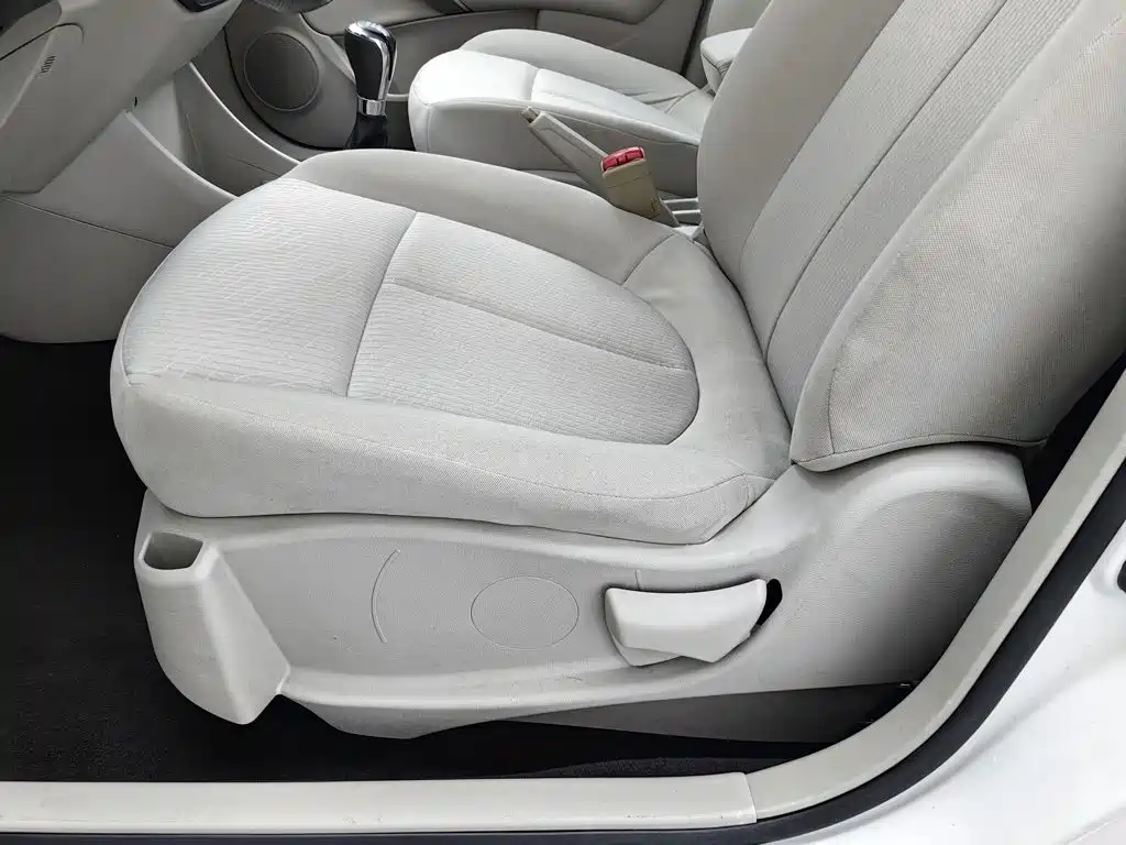 Dongfeng Aeolus Dongfeng Fengshen A60 2016 2016 Model 1.5L Manual Luxury