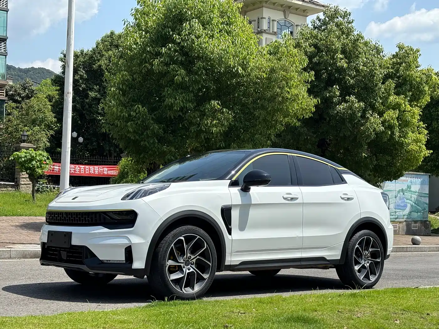 Lynk & Co 05 2022 2.0TD 2WD Shine Halo