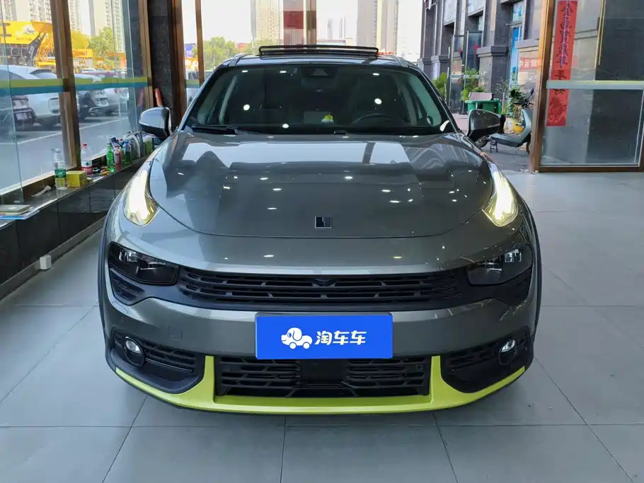2022 Lynk & Co 02