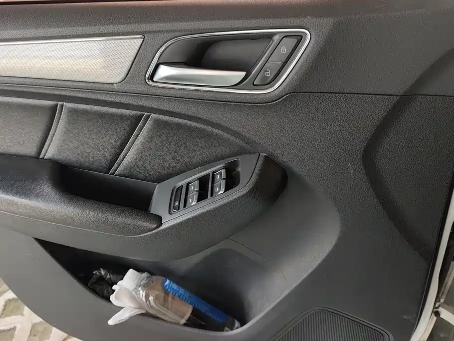 Фото 7 - Roewe RX5