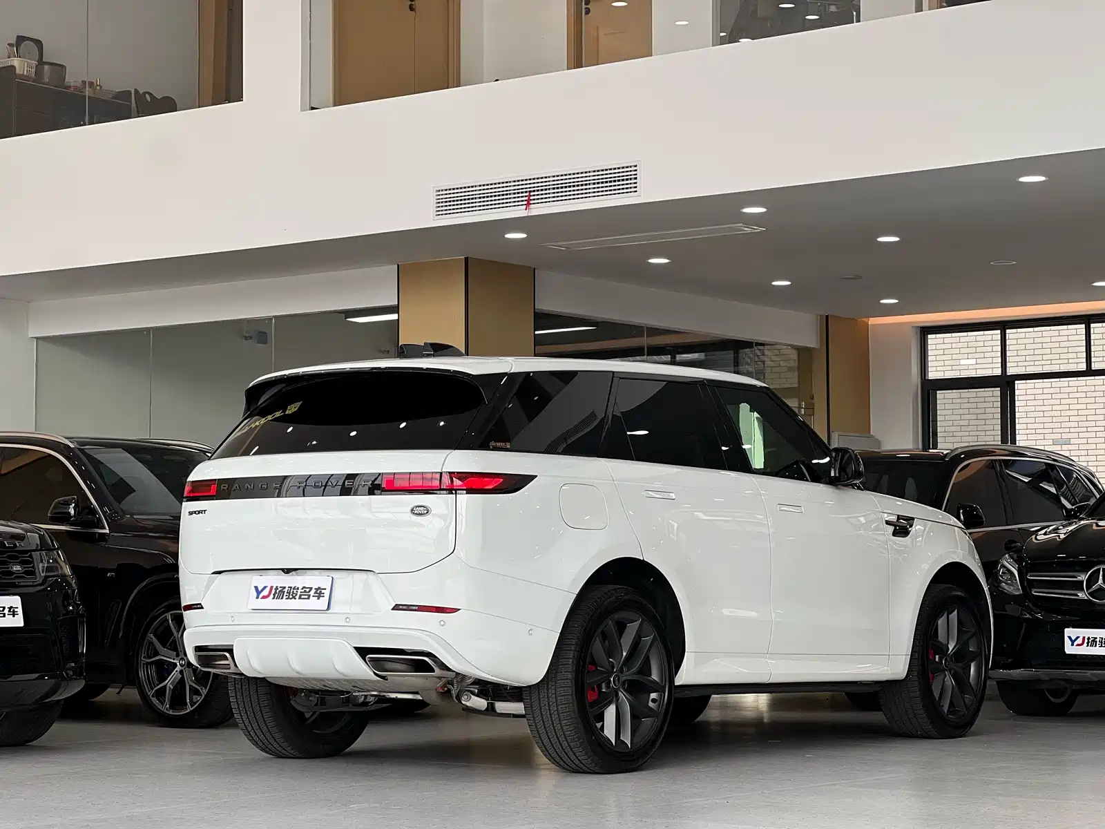 Photo 3 - Land Rover Range Rover Sport