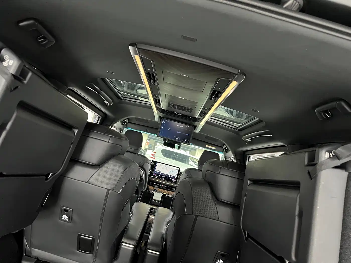 Lexus LM 2024 2023 500h 6-Seater Prestige Edition