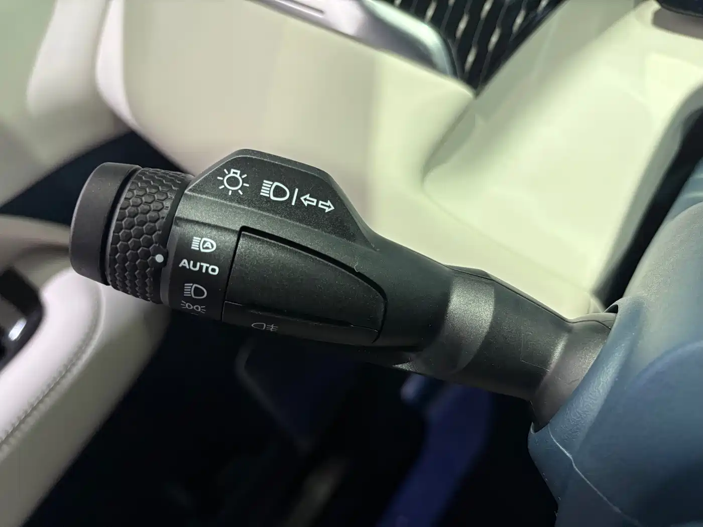 ZEEKR 009 2025 2024 6-seat Executive AWD 108kWh