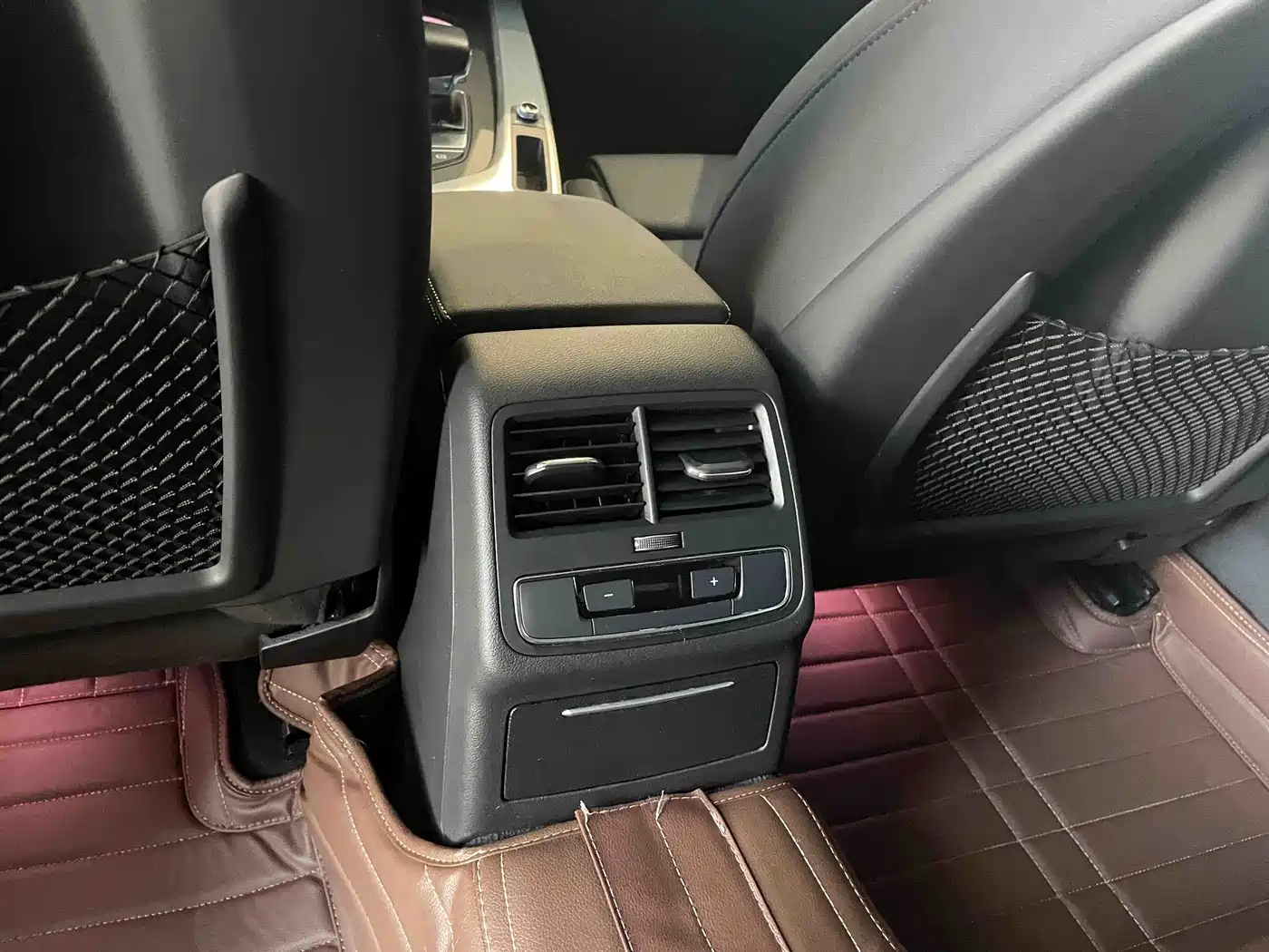 Audi A4L 2022 40 TFSI Luxury Dynamic фото 8
