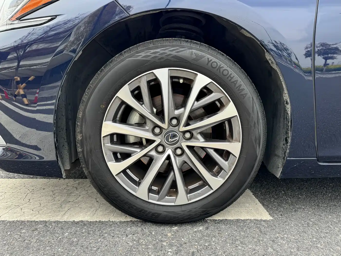 Lexus ES 2023 200 Excellence Edition фото 8