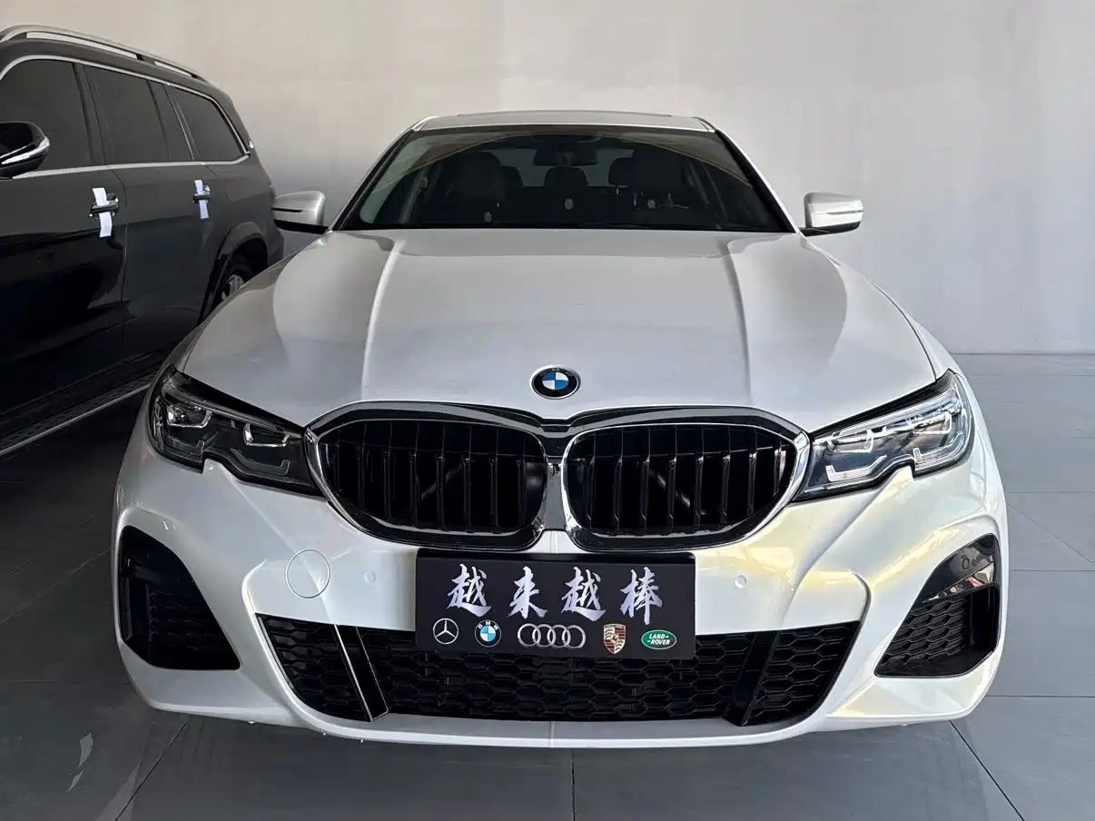 Photo 2 - BMW 3 Series