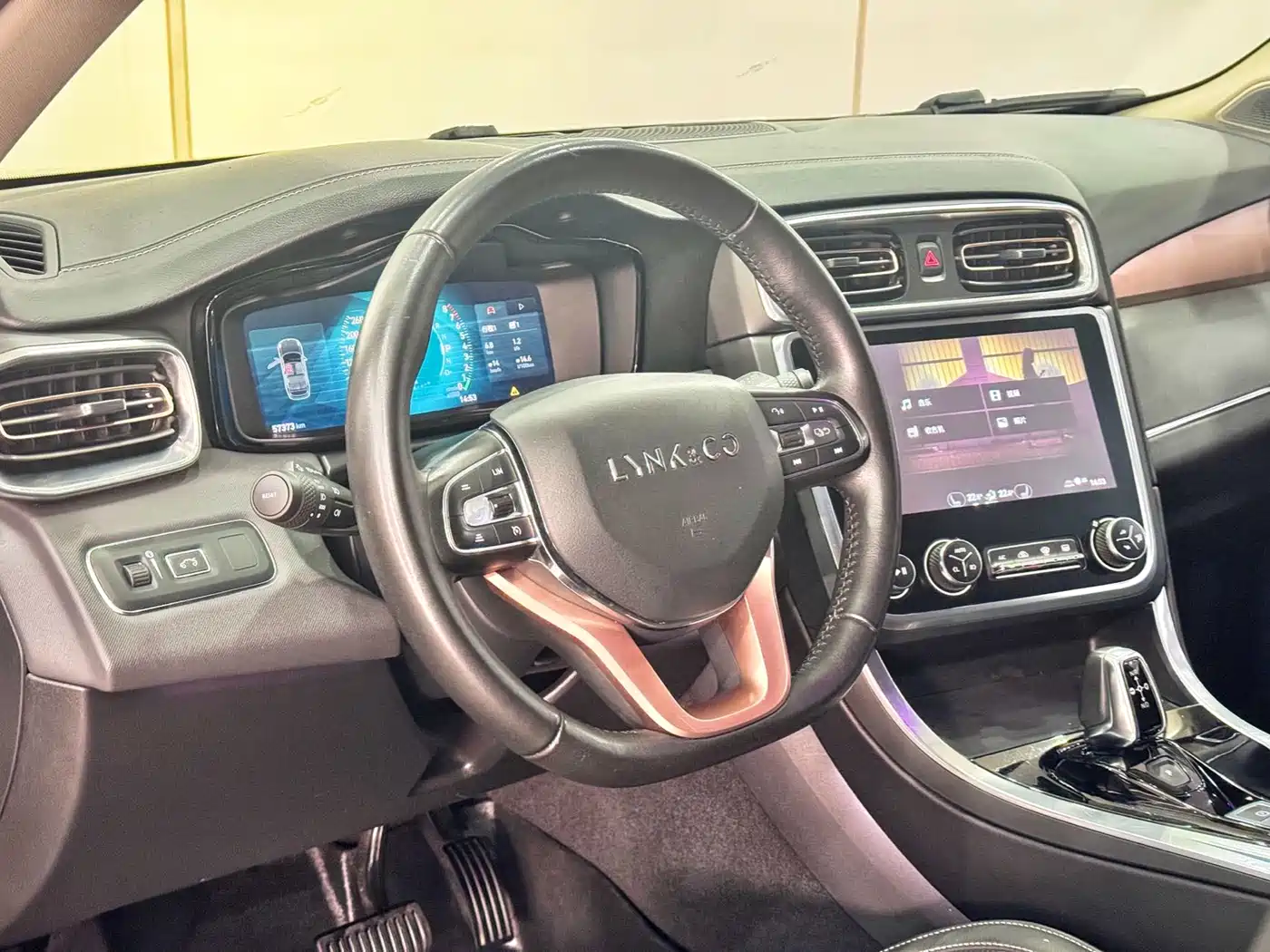 Lynk & Co 01 2017 2.0T 2WD Pro Version фото 10