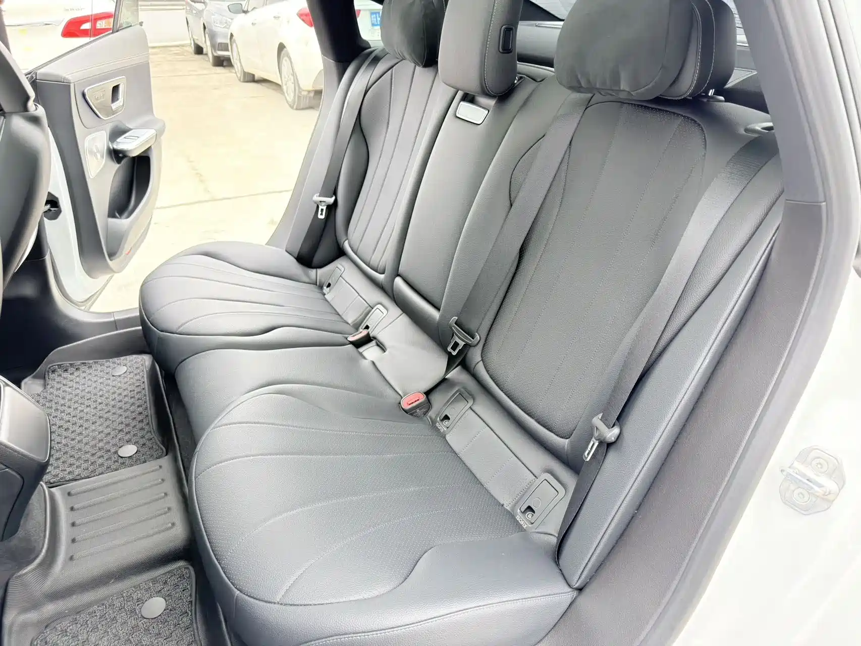 Фото 7 - Mercedes-Benz EQE