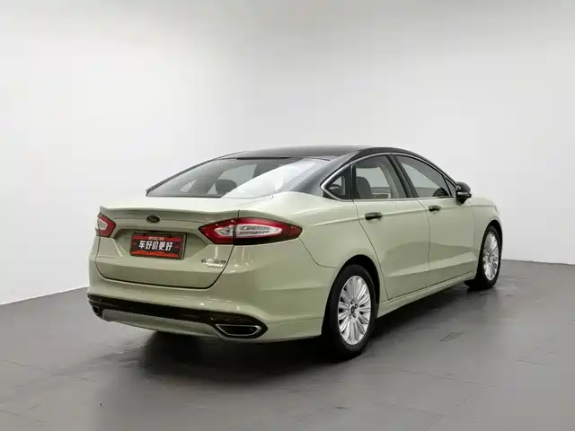 Ford Mondeo 2013 2.0L GTDi200 Fashion — фото 2