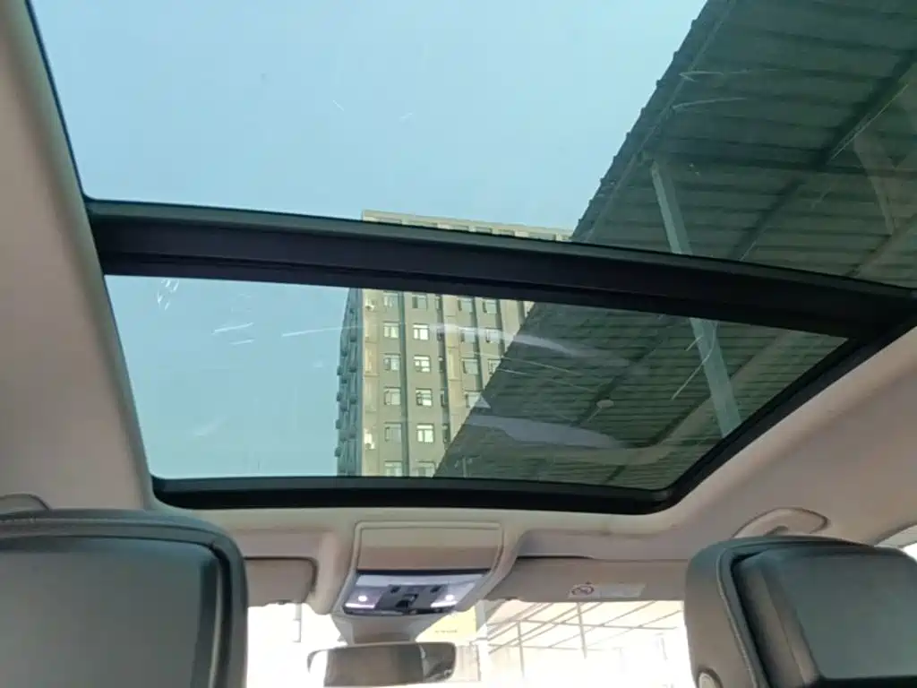 صورة 18 - Volkswagen Passat