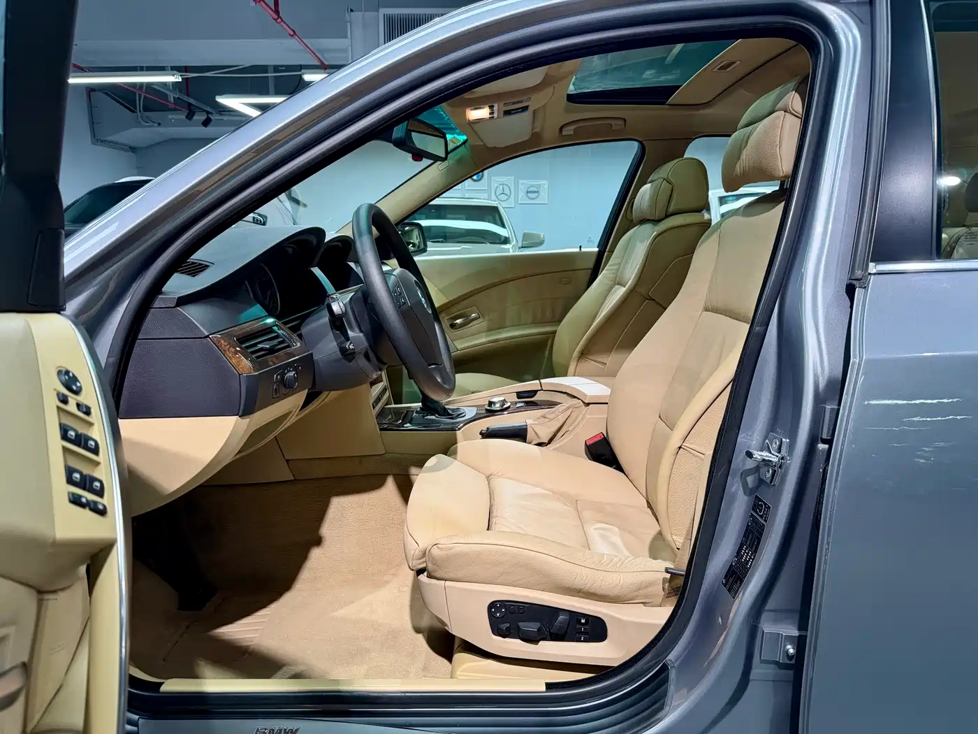 BMW 5 Series 2005 Model 530i фото 9