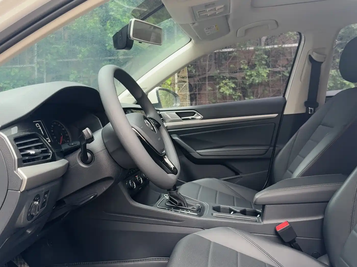 Volkswagen Lavida 2019 1.5L Automatic Comfort Edition China VI фото 4