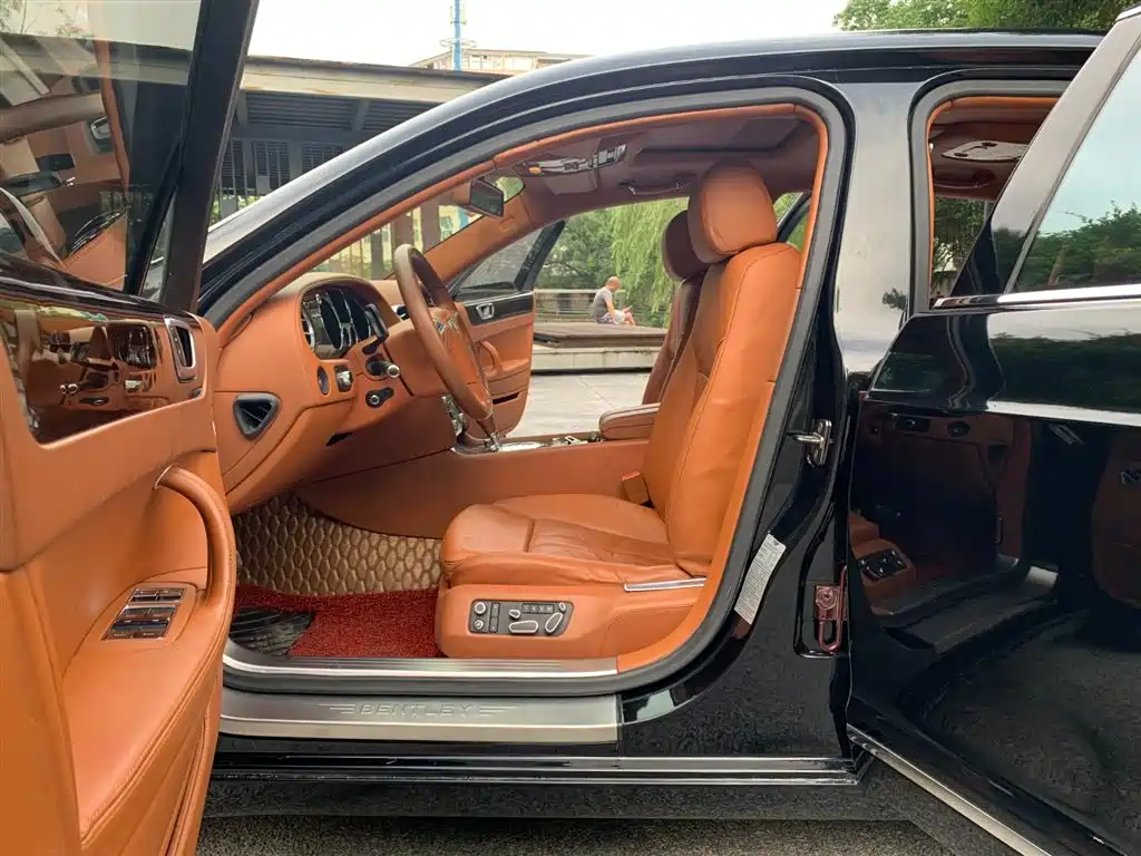 Bentley Flying Spur 2012 2010 6.0T 4-seater Version