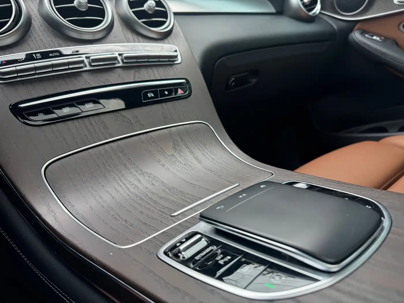 MERCEDES-BENZ GLC