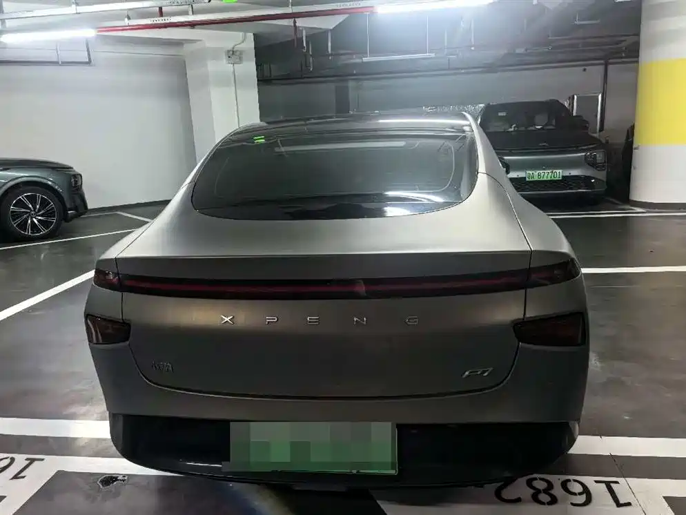 Фото 3 - XPeng P7