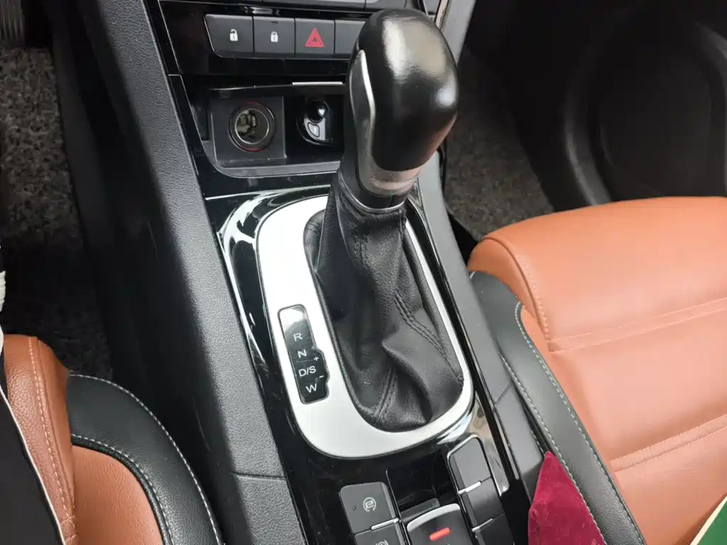 MG Roewe RX5 2016 2016 2.0TGI TST Luxury Edition