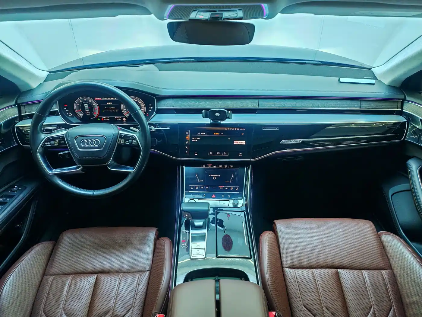 Фото 12 - Audi A8