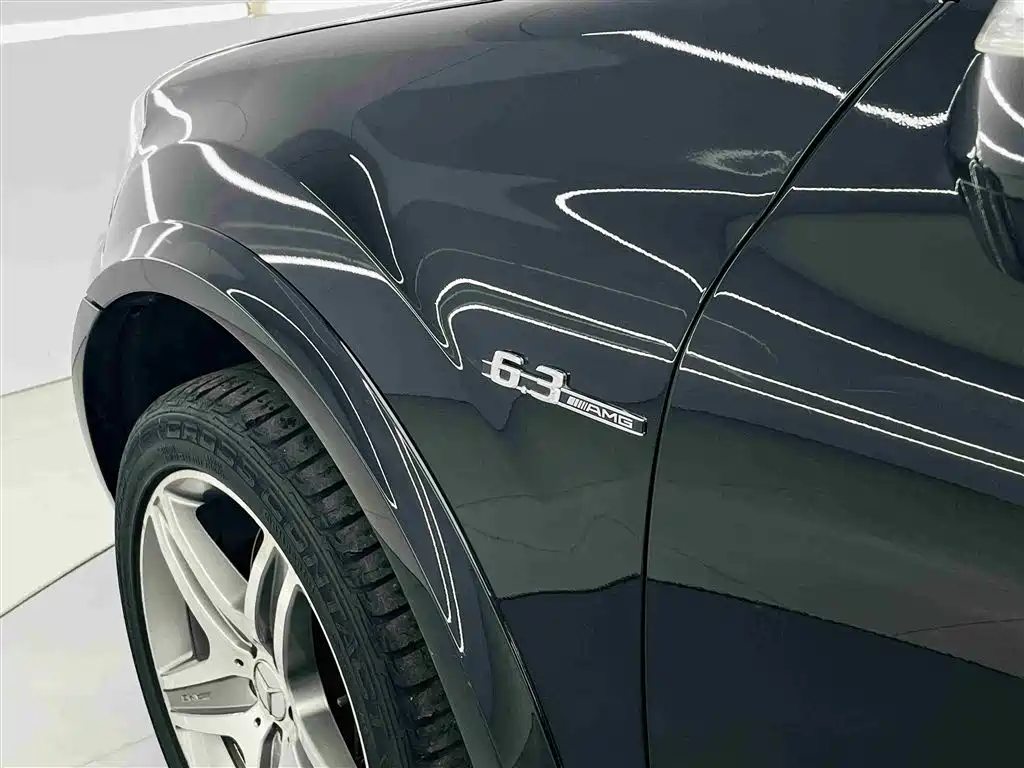 Mercedes-Benz M-Class AMG 2011 AMG ML 63 фото 27