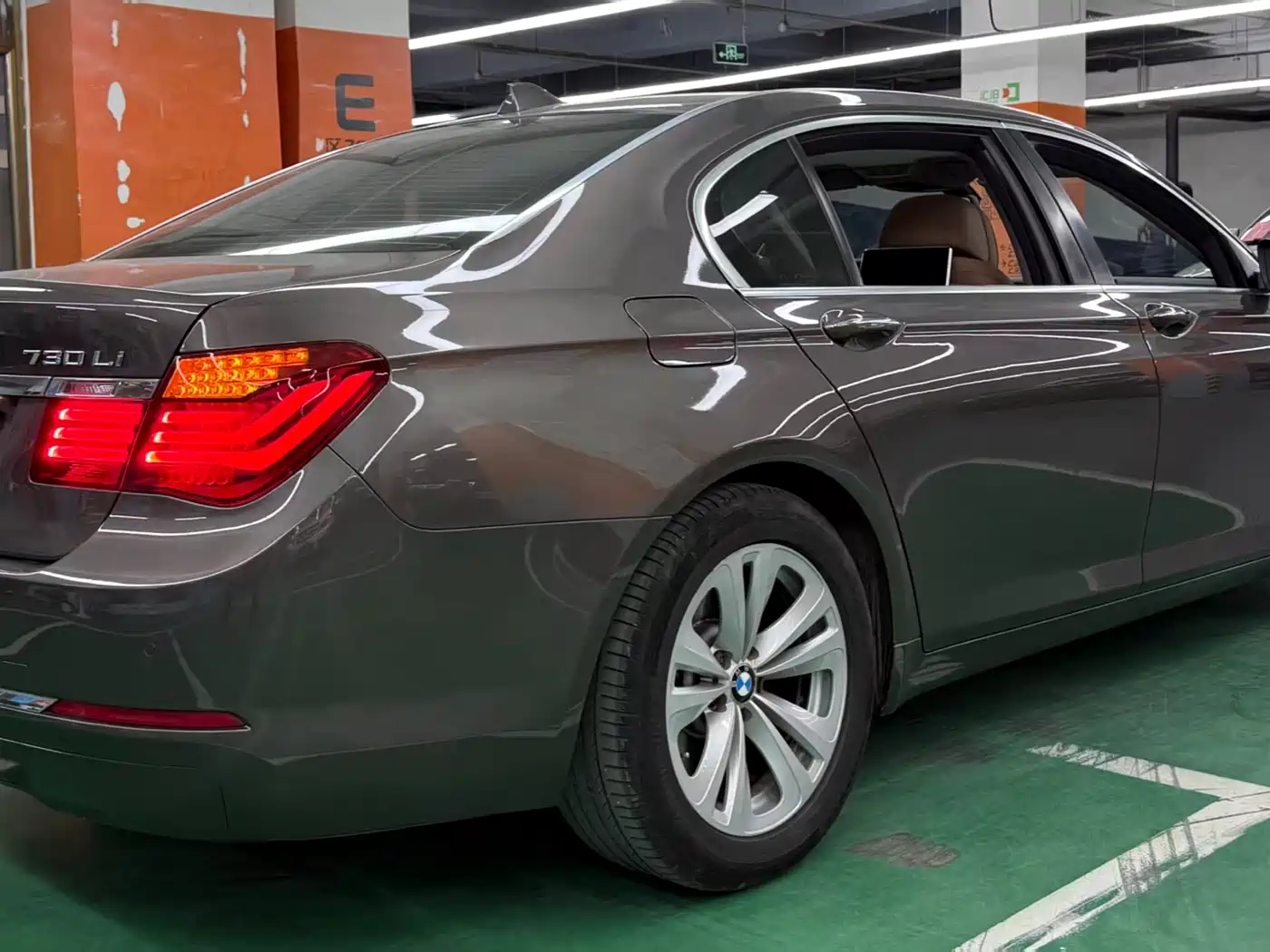 BMW 7 Series 2013 Model 730Li Luxury фото 4
