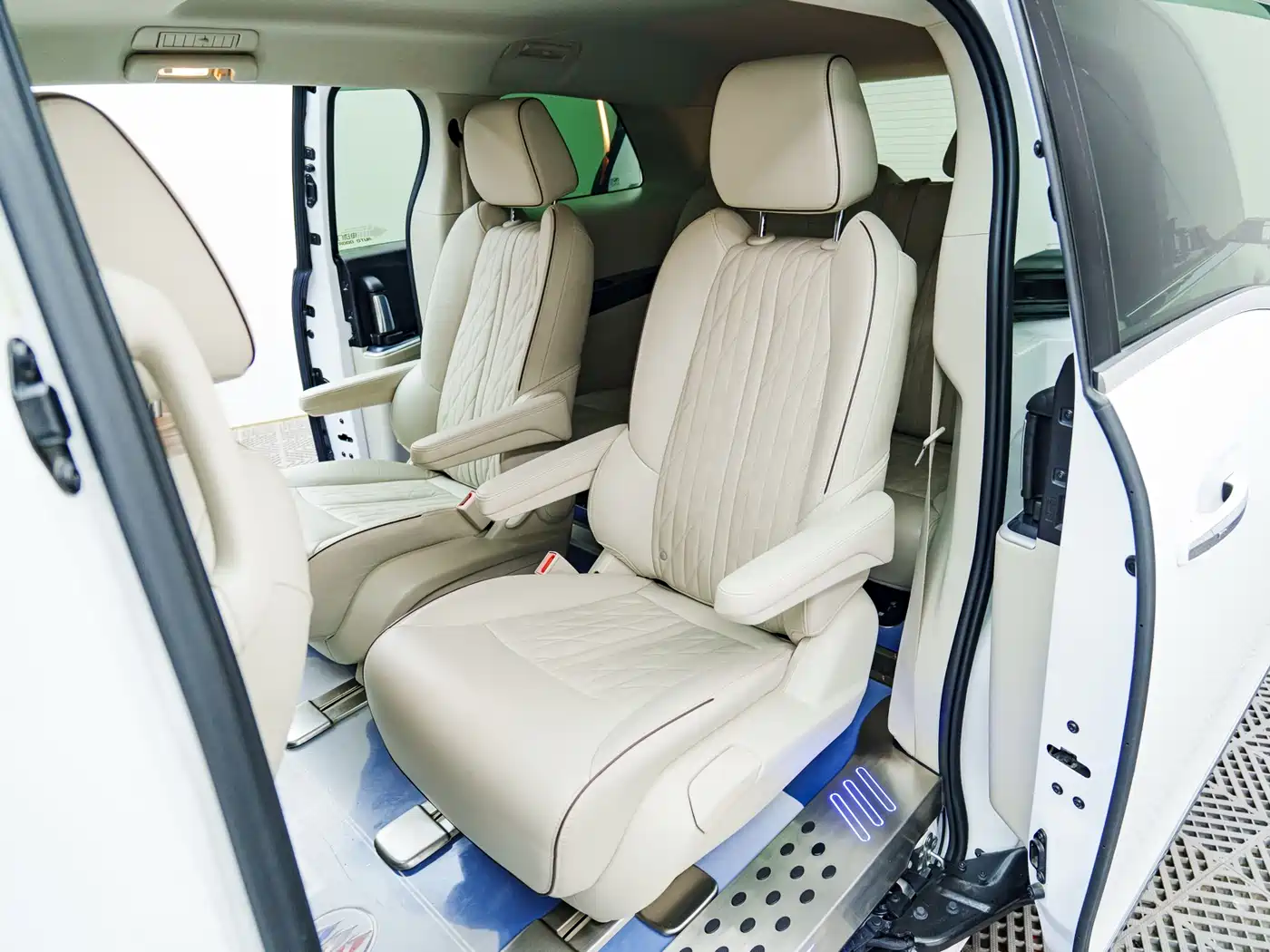 Buick GL8 2022 Land Business Class 652T Luxury фото 15