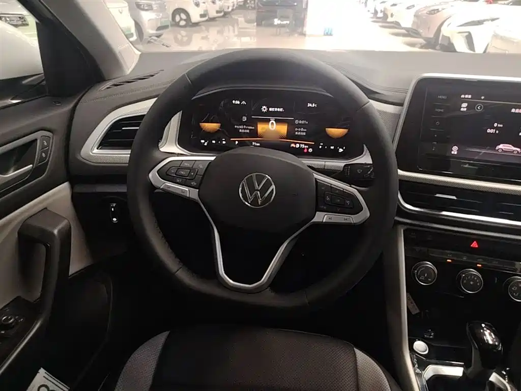Volkswagen T-ROC 2026 2025 Second Facelift 280TSI DSG 2WD Time Edition