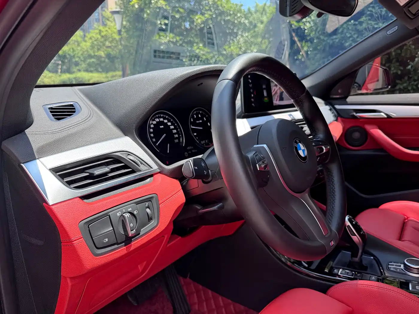 Фото 10 - BMW X2