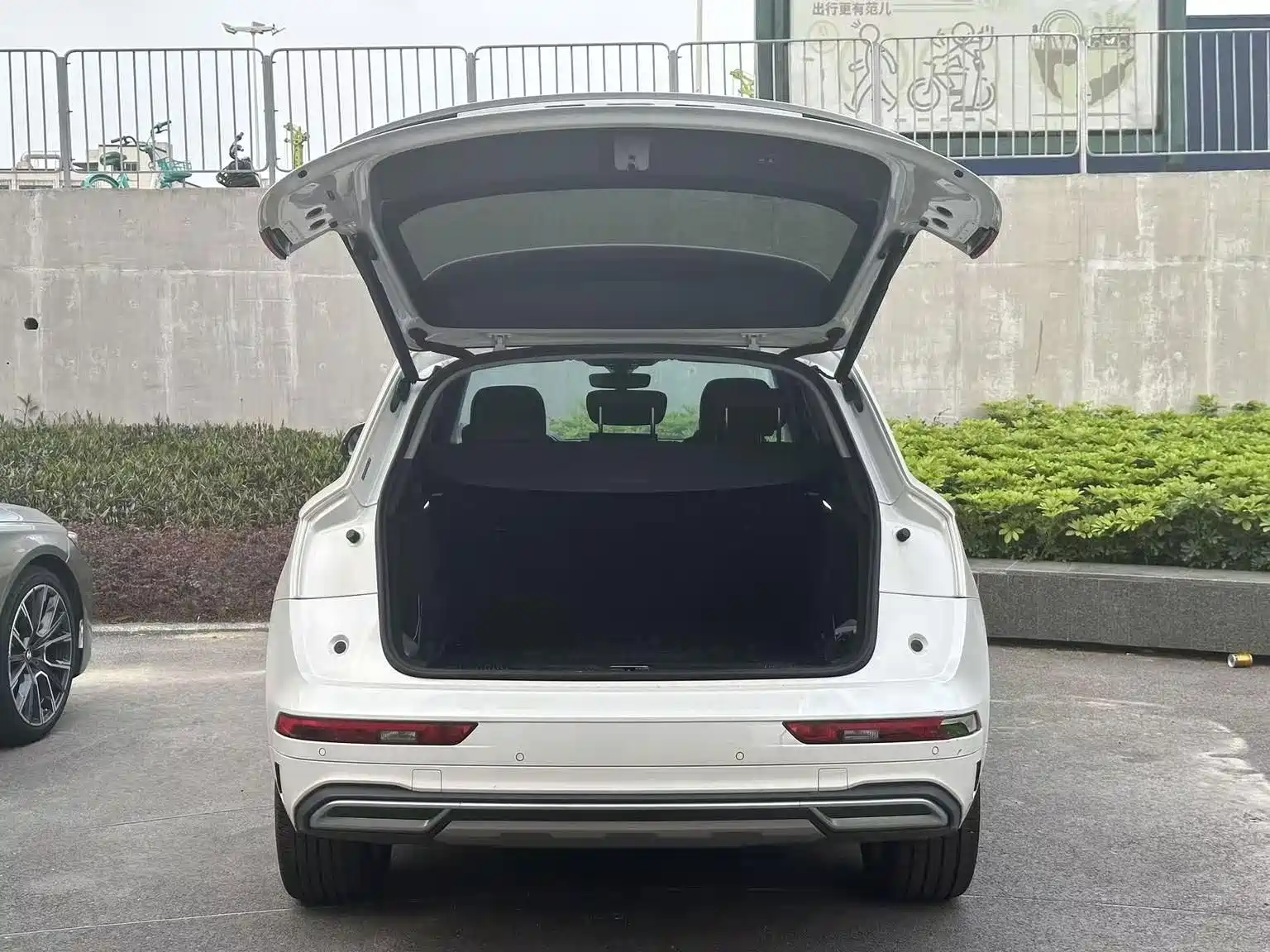 Photo 6 - Audi Q5L