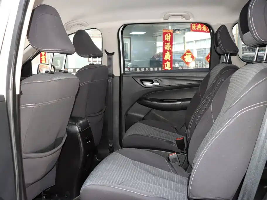 Baojun 730 2021 2021 1.5L Manual Fashion 7-Seater