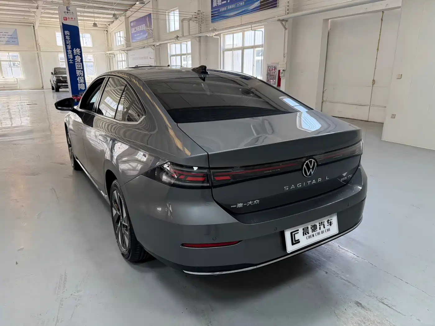 VOLKSWAGEN SAGITAR